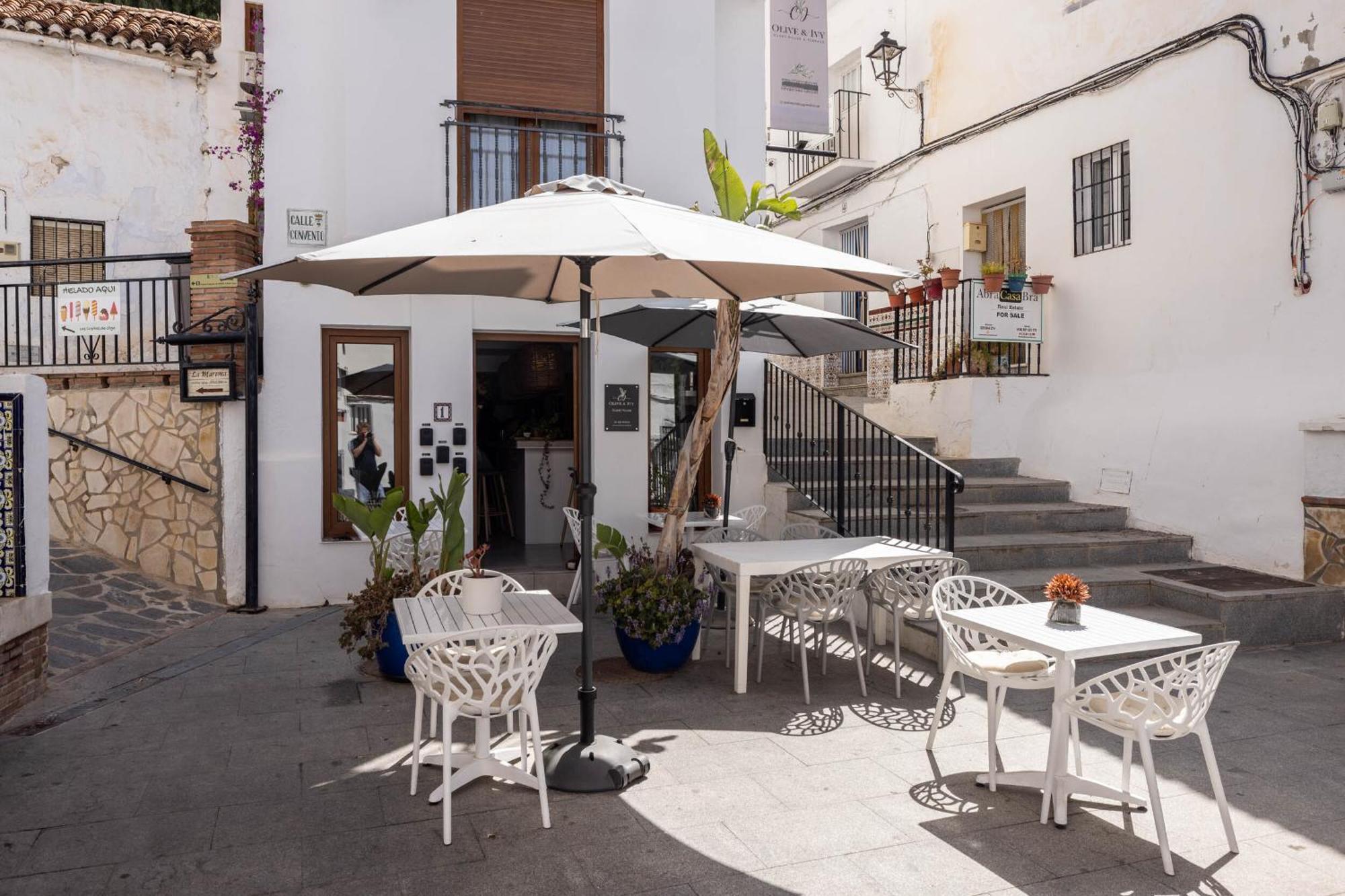 Olive & Ivy Guesthouse Canillas de Aceituno Exteriör bild